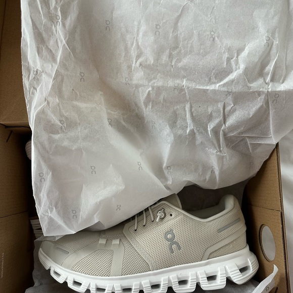 On Cloud Sneakers in Pearl/White - Picture 4 of 6